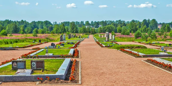 Kirowsk Russia Lipiec 2019 Zdjęcie Masowych Grobów Żołnierzy Radzieckich Pomnik — Zdjęcie stockowe