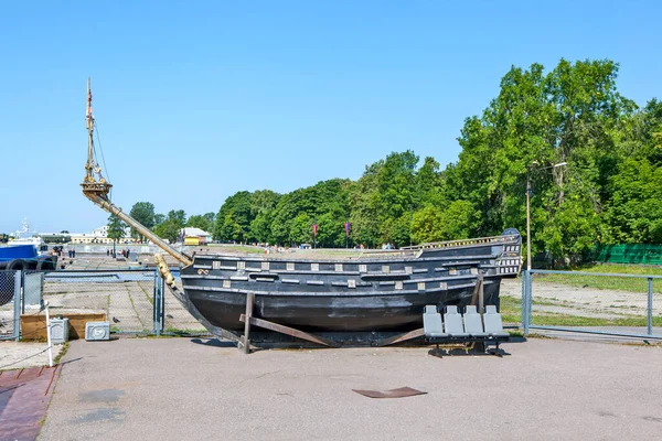 Kronstadt Rússia Julho 2019 Foto Modelo Navio Guerra Ingermanland Píer — Fotografia de Stock