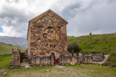 Tkhaba-Yerdy tapınağı Ingushetia 'daki en eski tapınaktır. Ingushetia Cumhuriyeti, Rusya. 15 Mayıs 2021