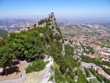 Titano Dağı 'ndaki Guaita Kalesi. San Marino 'da. 16 Haziran 2012