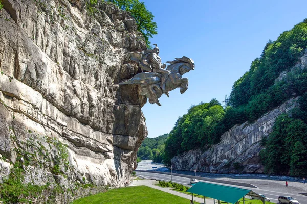 Monument Dans Roche Uastyrdzhi Autoroute Transcaucasienne Ossétie Nord Russie Mai — Photo