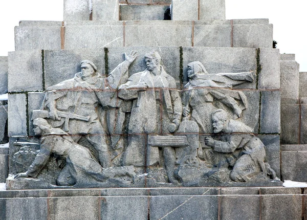 Bas Reliefs Glorifying Heroics Great Patriotic War Pedestal Obelisk Liberators — Stock Photo, Image