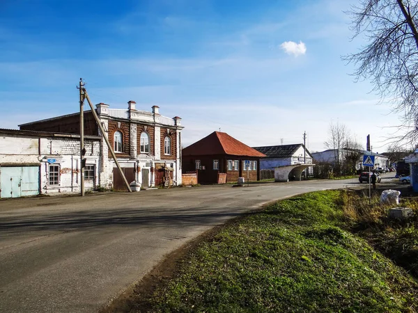 Oude Stadsgebouwen Voorgrond Staat Een Stenen Huis Met Een Theewinkel — Stockfoto