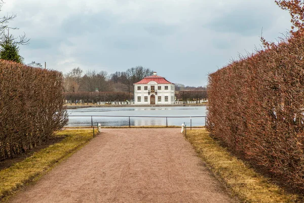 Marly Palace Marlin Pond Petrodvoretek Peterhof Vagyok Szentpétervár Oroszország 2021 — Stock Fotó
