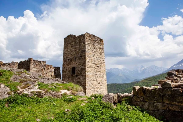 Ruínas Torre Cidade Estabelecimento Keli Desfiladeiro Assinsky Ingushetia Montanhosa Região — Fotografia de Stock