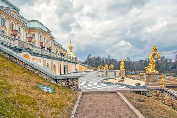 Sculptures Grande Cascade Petrodvorets Peterhof Saint Pétersbourg Russie Avril 2021 — Photo