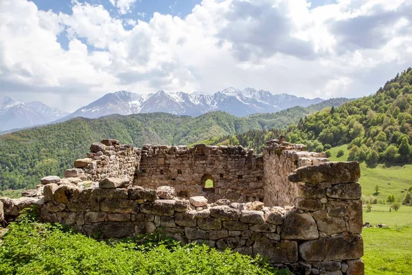 Ruinerna Tornstaden Keli Assinskij Ravinen Ingusjien Dzheyrakh Regionen Republiken Ingusjien Stockfoto