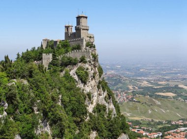 Titano Dağı 'ndaki Guaita Kalesi. San Marino 'da. 16 Haziran 2012