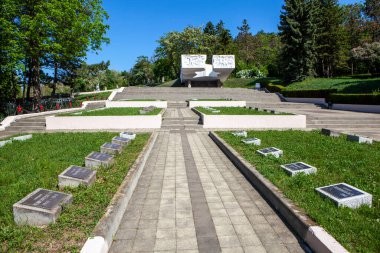 Askeri Anıt Mezarlığı. Pyatigorsk 'ta. Stavropol bölgesi. - Rusya. 21 Mayıs 2021