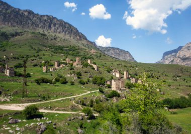 Egikhal kulesi kompleksi. Dzheyrakh bölgesi. Ingushetia Cumhuriyeti, Rusya. 15 Mayıs 2021