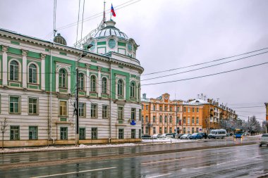 Mikhail Tverskoy Meydanı (eski Sovyet Meydanı) binası. Tver. - Rusya. 2 Ocak 2021
