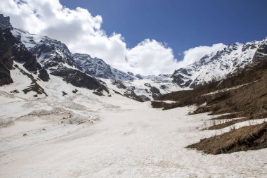Skaz buzulu. Tseyskoe Boğazı. Kuzey Osetya. - Rusya. 16 Mayıs 2021