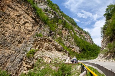 Digor geçidinde Uastyrdzhi. Kuzey Osetya. - Rusya. 17 Mayıs 2021