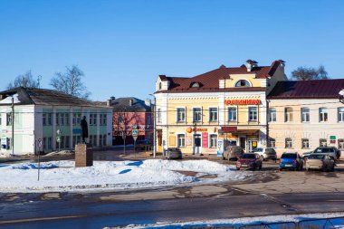 Lenin Meydanı 'ndaki V.I.Lenin Anıtı. Yuryev-Polsky. Vladimir bölgesi. - Rusya. 20 Mart 2021