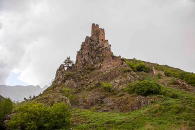 Kule kompleksi Vovnushki. Guloikhi vadisi. Ingushetia Cumhuriyeti, Rusya. 15 Mayıs 2021