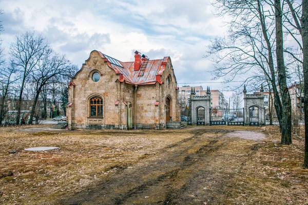 Dom Strażnika Bramy Oryol Park Strelna Petersburga Rosja Kwietnia 2021 — Zdjęcie stockowe