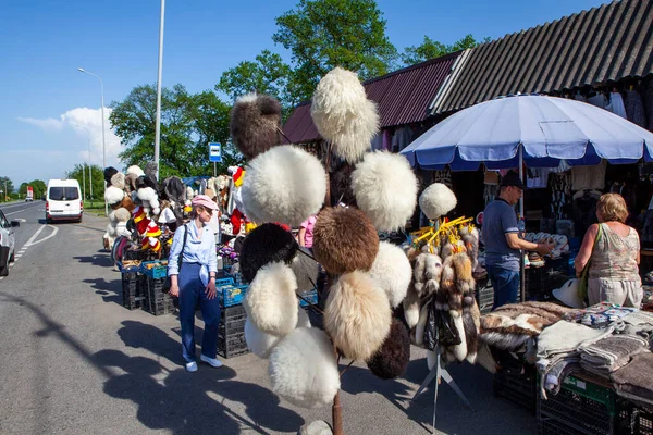 Handel Auf Dem Bekleidungsmarkt Straßenrand Das Dorf Dzuarikau Nordossetien Russland — Stockfoto