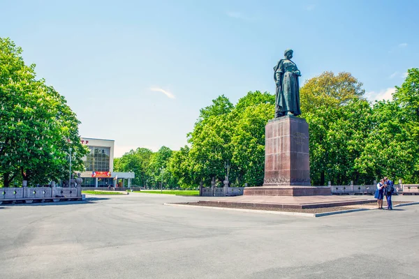 Monumento Kosta Levanovich Khetagurov Frente Teatro Drama Ossécio Vladikavkaz Ossétia — Fotografia de Stock