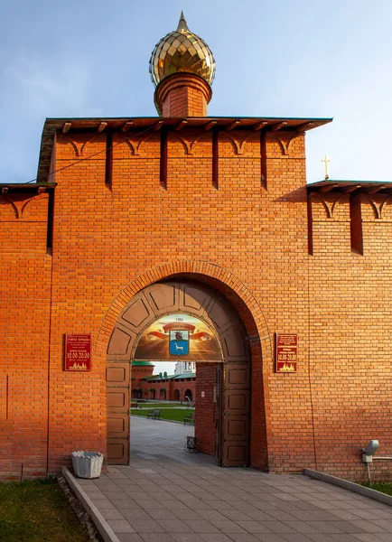 Torre Entrada Del Kremlin Tsarevokokshai Yoshkar Ola Mari Republic Rusia — Foto de Stock