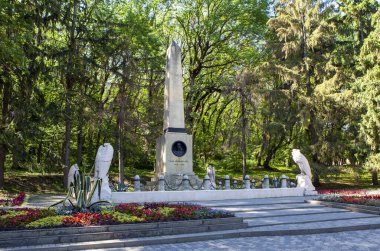 Lermontov 'un düellosunun yapıldığı yerdeki anıt. Pyatigorsk 'ta. Stavropol bölgesi. - Rusya. 20 Mayıs 2021