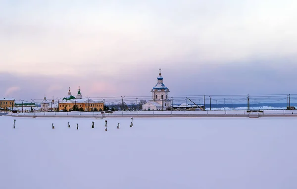 Astım Kilisesi Kutsal Üçleme Manastırı Bakan Donmuş Cheboksary Körfezi Cheboksary — Stok fotoğraf