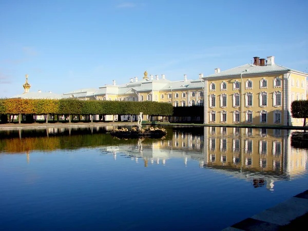 Peterhof Upper Garden Reflection Fountains Square Ponds Russia September 2011 — Stock Photo, Image