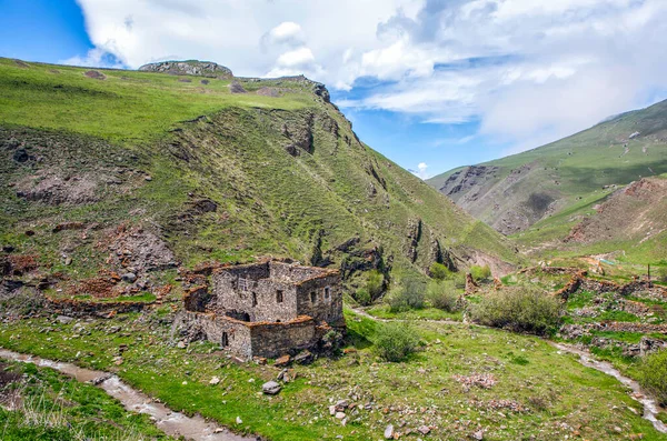 Complejo Arquitectónico Medieval Edificios Residenciales Varios Pisos Con Torres Mountain —  Fotos de Stock