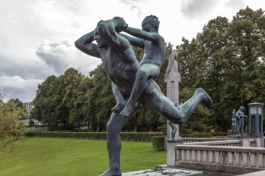Gustav Vigeland Heykel Sergisi şık parkta. Oslo. Norveç.
