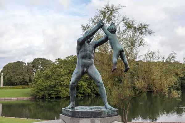 Gustav Vigeland sculpturen in Frogner Park. Oslo. Noorwegen. — Stockfoto