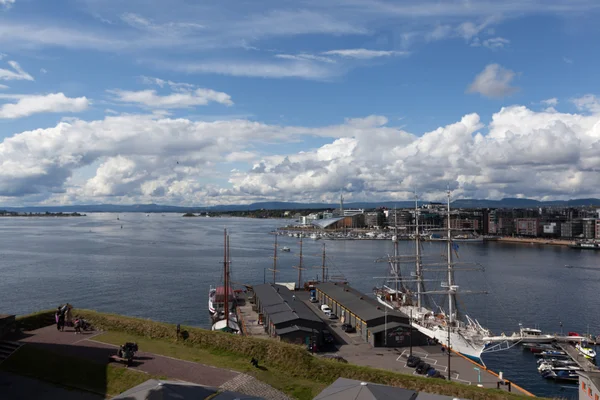 View of Oslo and the Oslo Fjord with the walls of the fortress of Akershus. Norway — Stock Photo, Image