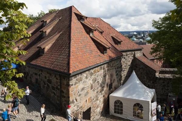 Fiesta infantil en la Fortaleza Akershus. Oslo. Países Bajos — Foto de Stock