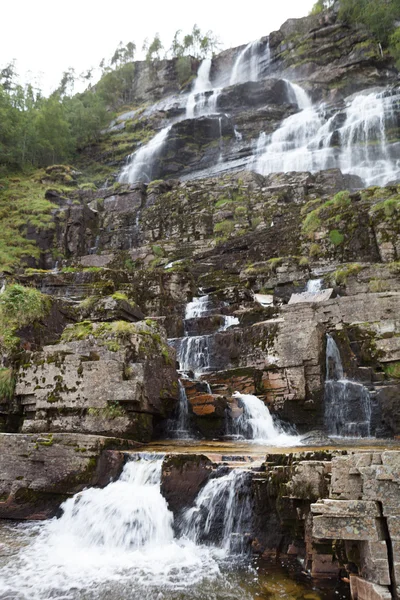 Wodospad lato Stalheimskleiva, Norwegia. — Zdjęcie stockowe