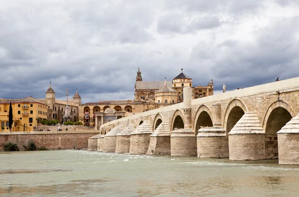 Roman Bridge (Puente romano de Córdoba). Cordova. Spain — Stock Photo, Image