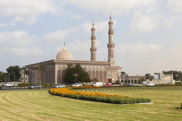 Moschee al emam ahmad bin hanbal. Zentralplatz. Sharjah. uae. — Stockfoto