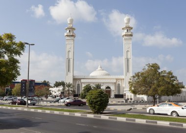 Bir Şarja 300 cami. Birleşik Arap Emirlikleri.