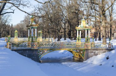 Çince köprü. Alexander Park. Puşkin kasaba. (Tsarskoye Selo). Rusya.