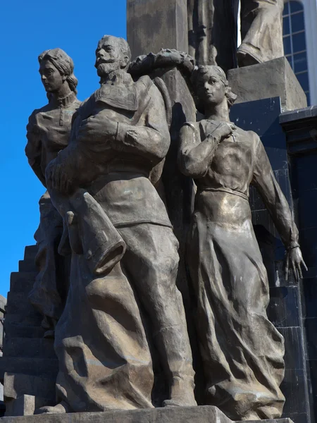 Detalle del monumento a la familia real en la Iglesia sobre la Sangre derramada. Ekaterimburgo —  Fotos de Stock