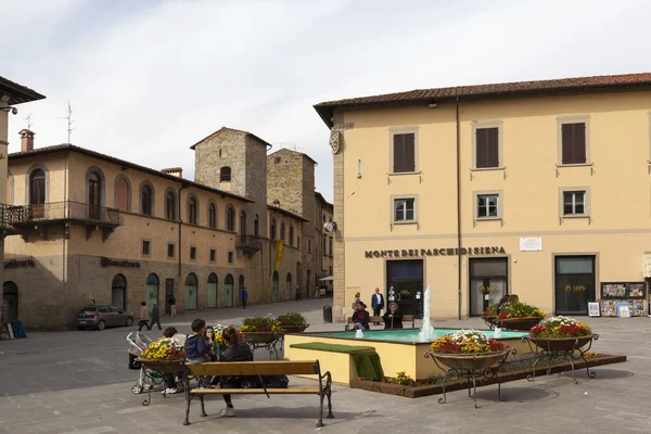 Sansepolcro，意大利-2014 年 5 月 5 日: 照片的广场托迪贝塔. — 图库照片