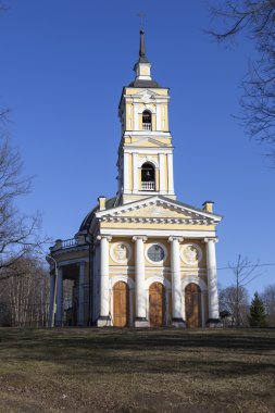 Kilise İlyas Peygamber bir toz üzerinde. Saint Petersburg
