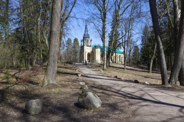 Peter ve Paul Kilisesi Pargolovo. Shuvalov park. St. Petersburg.
