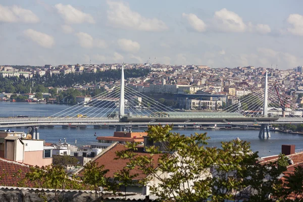 地下鉄橋。イスタンブール.トルコ. — ストック写真