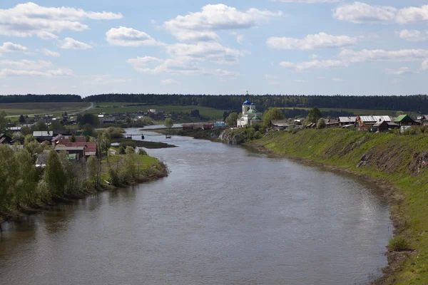 チュソヴァヤ川。スロボダの村。スベルドロフスク地域 — ストック写真