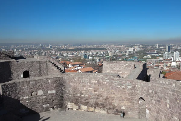 Vestiges de la tour orientale de la forteresse Hisar (Xoark Kulesi). Ankara. Turquie . — Photo