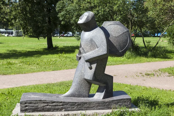 Saint Petersburg, Rusya - 21 Temmuz 2015: Fotoğraf, heykel "önsezi sessizlik." — Stok fotoğraf