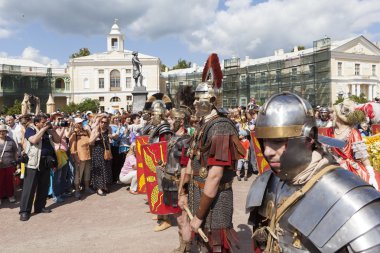 Pavlovsk, Rusya - 18 Temmuz 2015: Savaşçılar askeri Tarih kulübü Lejyon V Macedonica fotoğrafı.
