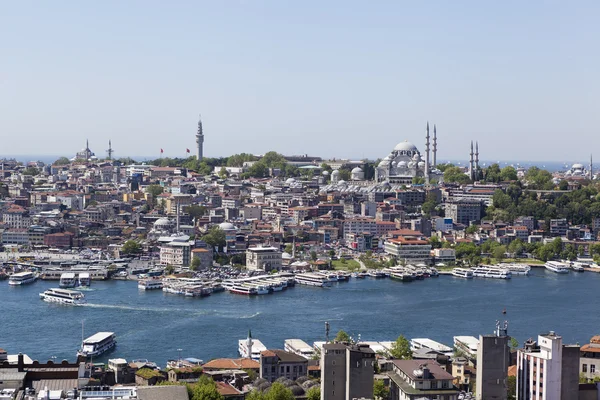 Die europäische Seite Istanbuls. Blick von der Aussichtsplattform des Galataturms. Truthahn ist. — Stockfoto