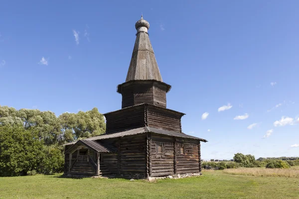 Church of the Assumption in 1595. Museum of Wooden Architecture Vitoslavlitsy. Velikiy Novgorod. Russia. — Stok fotoğraf