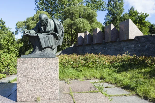 St. Petersburg, Rusland - 15 augustus 2015: Foto van Lenin Monument. — Stockfoto