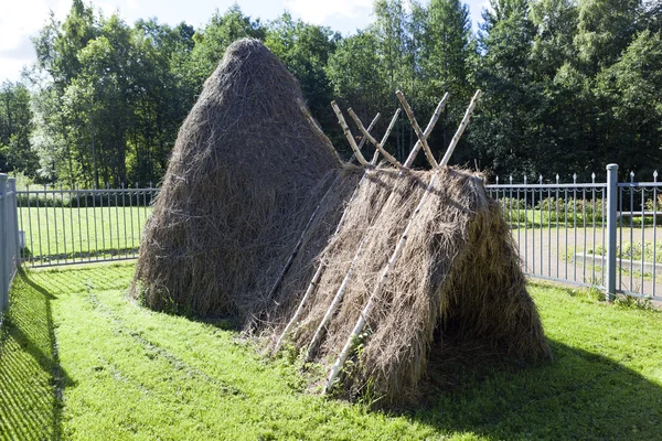 La cabane de Lénine sur le lac renversé. Saint-Pétersbourg — Photo