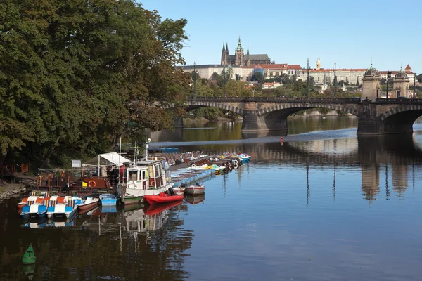 Вранці на слов'янську острова. Прага. Чеська Республіка. — стокове фото